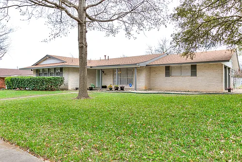 502 Downshire Dr Photo 1