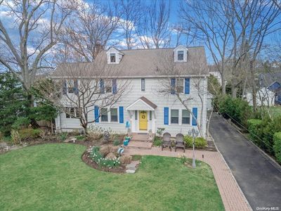 10 Bayside Avenue, Port Washington, NY, 11050