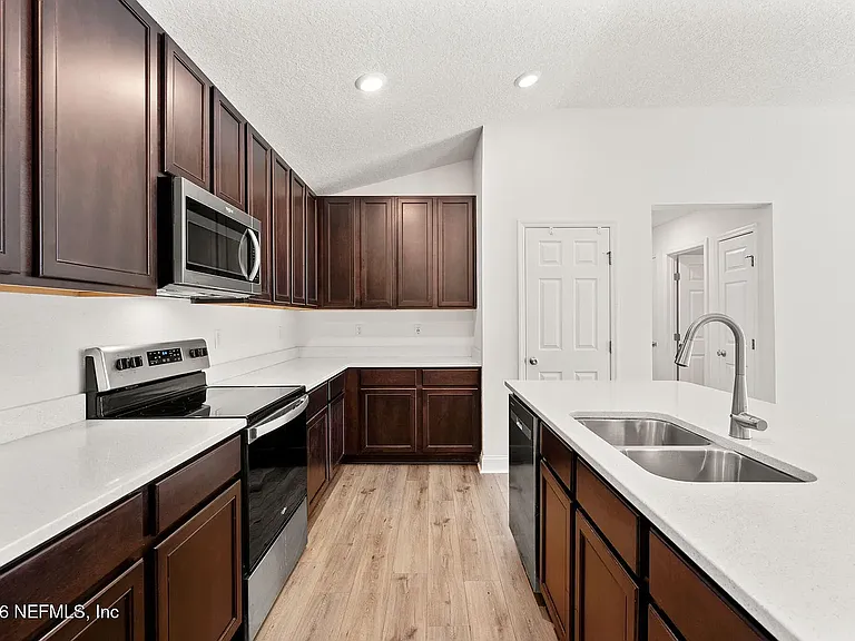 2907 Lucille Ln — Photo 8