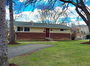 4421 Roundhill Rd, Alexandria, VA 22310