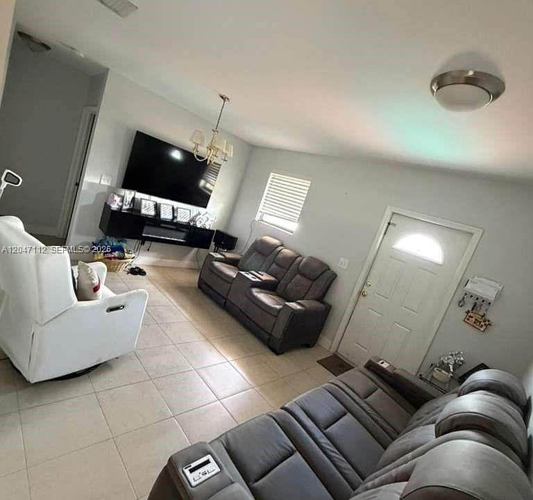 1st image of 2816 NW 15th St #2R