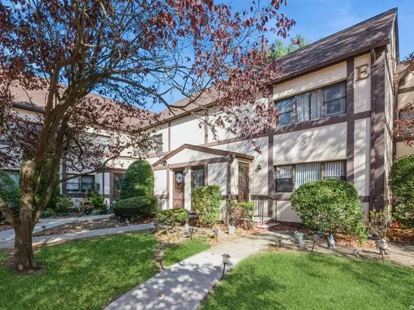 109 15th Street #E2, Garden City, NY 11530