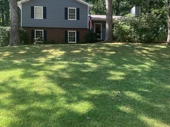 2210 Grayfield Dr, Grayson, GA 30017