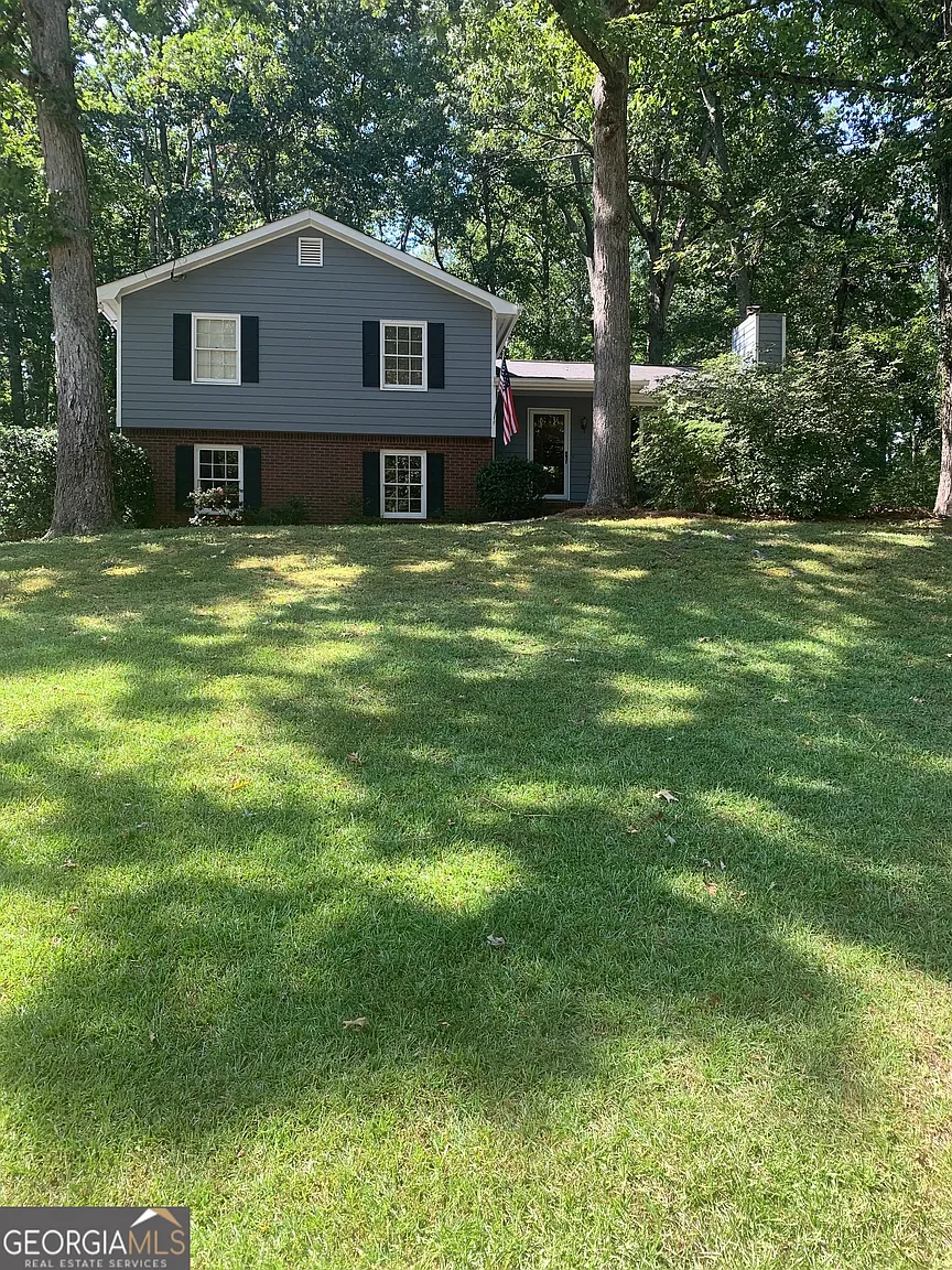 2210 Grayfield Dr photo 1