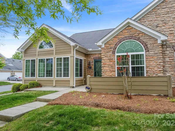 6311 Ridge Path Ln, Charlotte, NC 28269