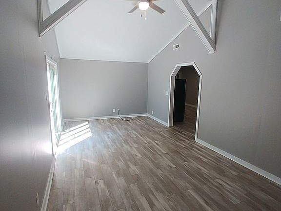 4th image of 717 Mary Agnes Dr
