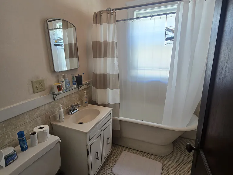 81-83 Adamson St #1 — Photo 10