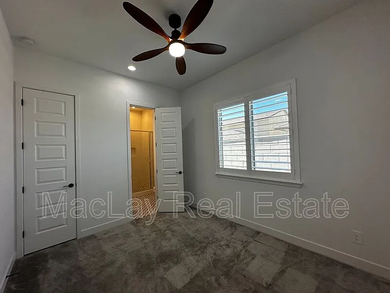 1979 W Lariat Ln — Photo 22