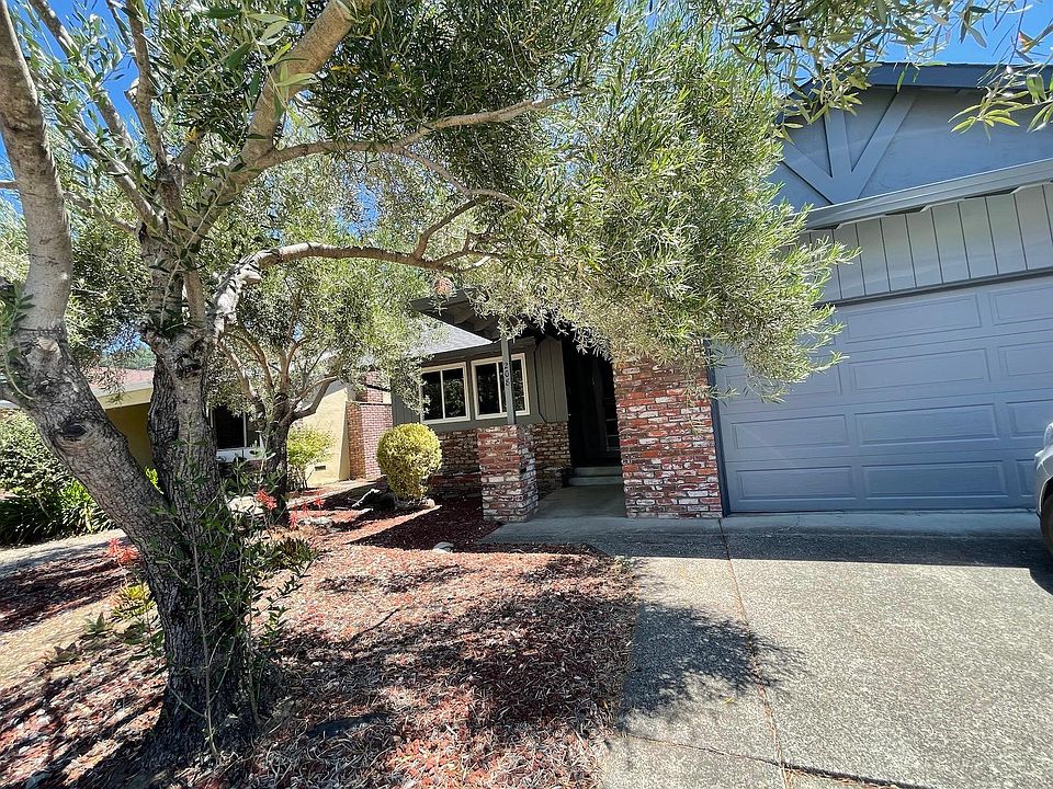 1st image of 208 Orangewood Dr