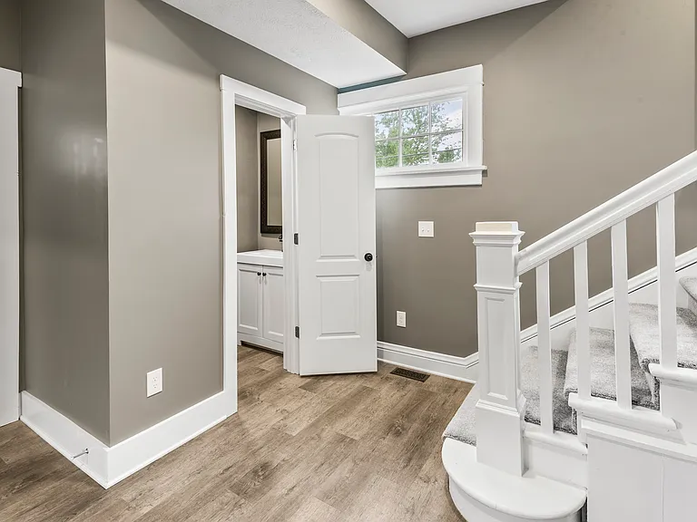 1301 S 35th Ave — Photo 12