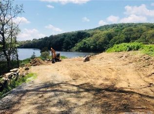 67 Kitemaug Rd, Uncasville, CT 06382