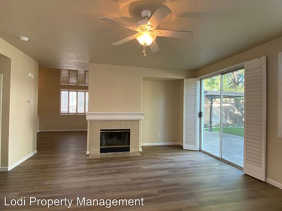 5th image of 1885 Jamestown Dr