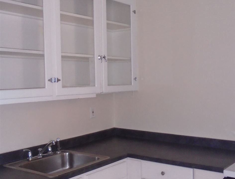 landlord_unit_photo_67082666_10
