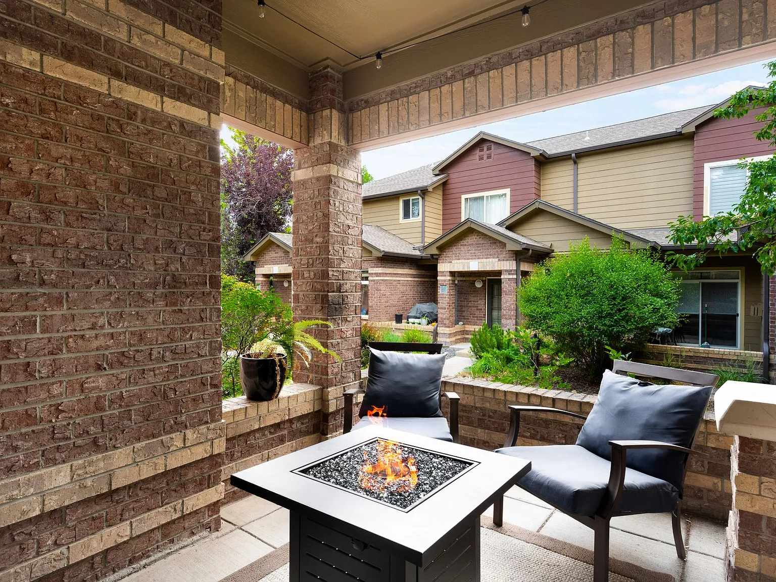 3 bed, 2.5 bath, 1495 sqft, $2,950 — Photo 3