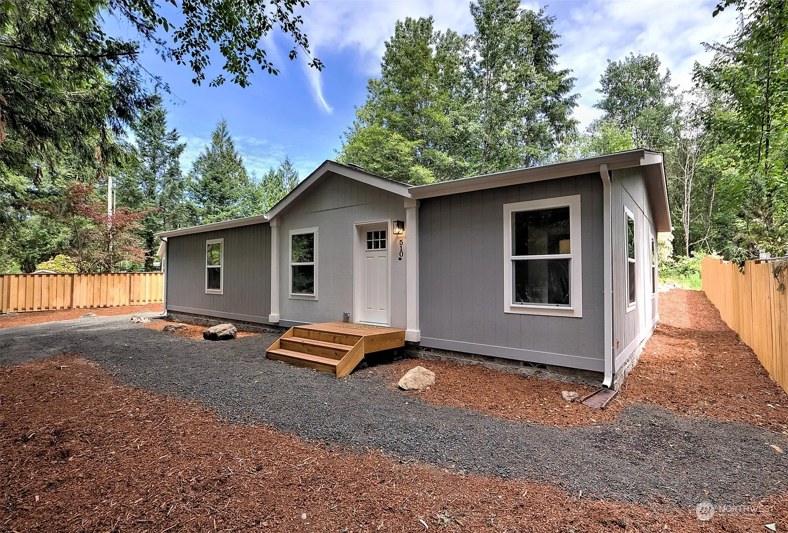 510 E Lakeshore Drive E photo 1