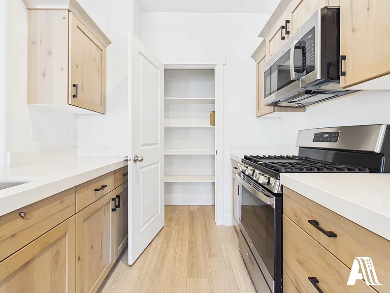 443 E 650 N — Photo 20