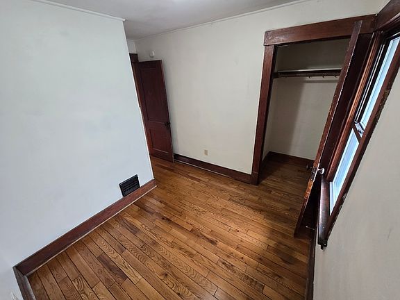 4th image of 171 15th Ave