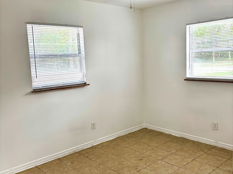 2nd image of 701 Wood Dr