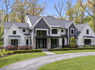 5200 Windingwood Dr, Bloomfield Hills, MI 48302