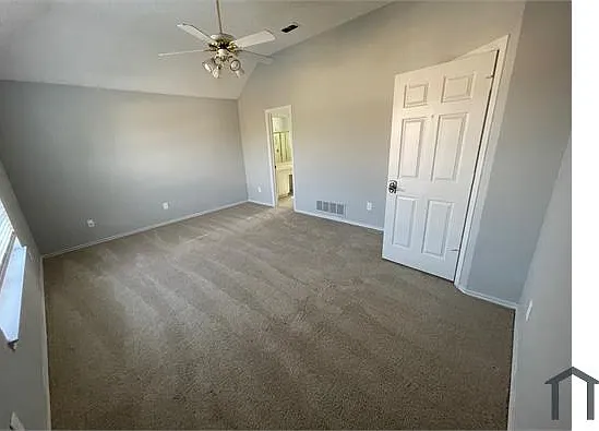 728 Fawn Valley Dr — Photo 4