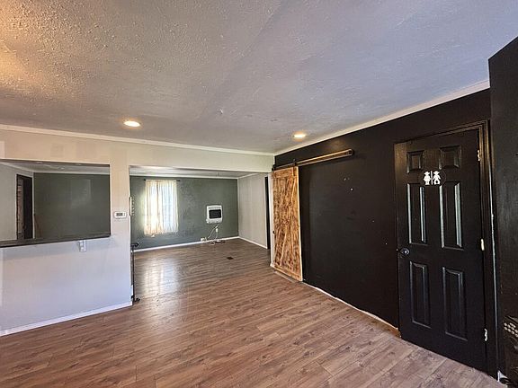 2nd image of 3059 Grandview Rd
