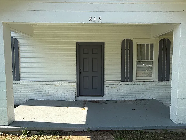215 Dewitt Ave — Photo 3