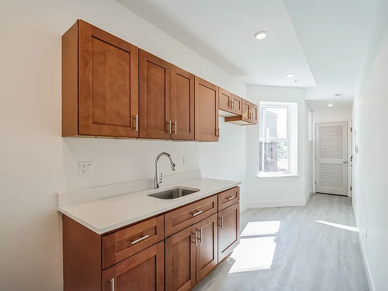 513 N 63rd St #4 — Photo 17