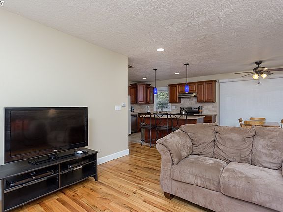 5th image of 8926 SE Regents Dr