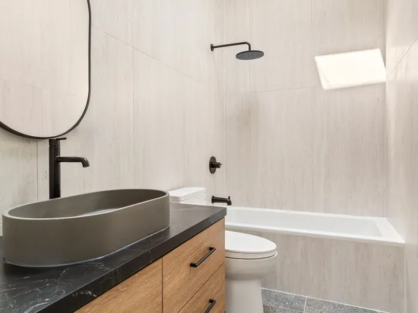 111 Harman Street image 8 of 11