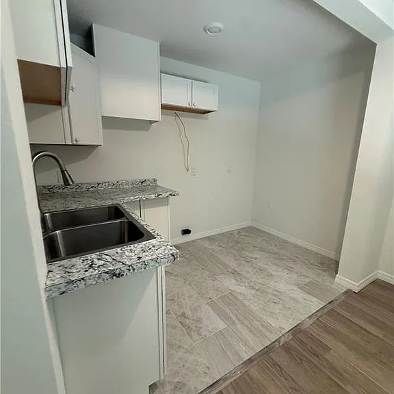12154 Americus Ln — Photo 2
