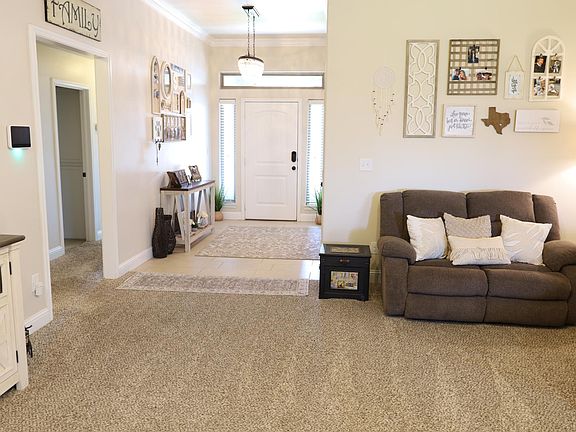 3rd image of 9907 Aloe Ct