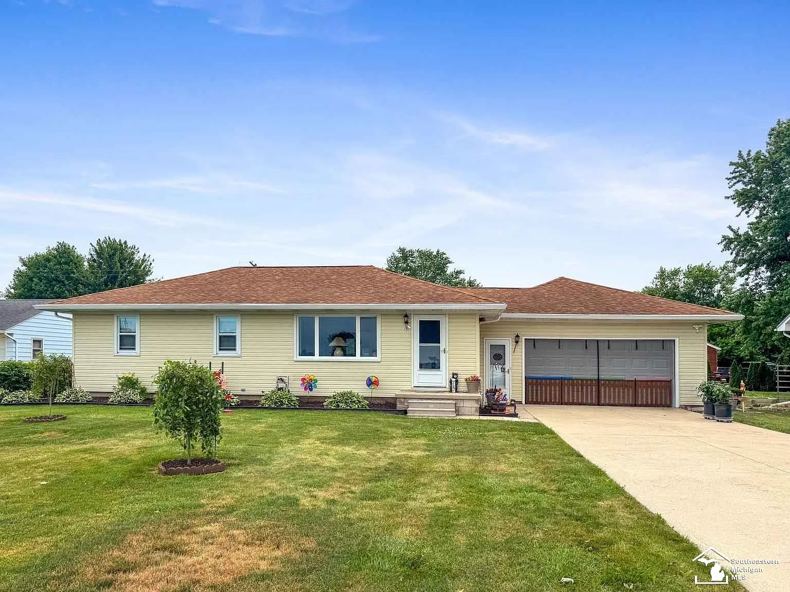 1534 Doty Rd photo 1