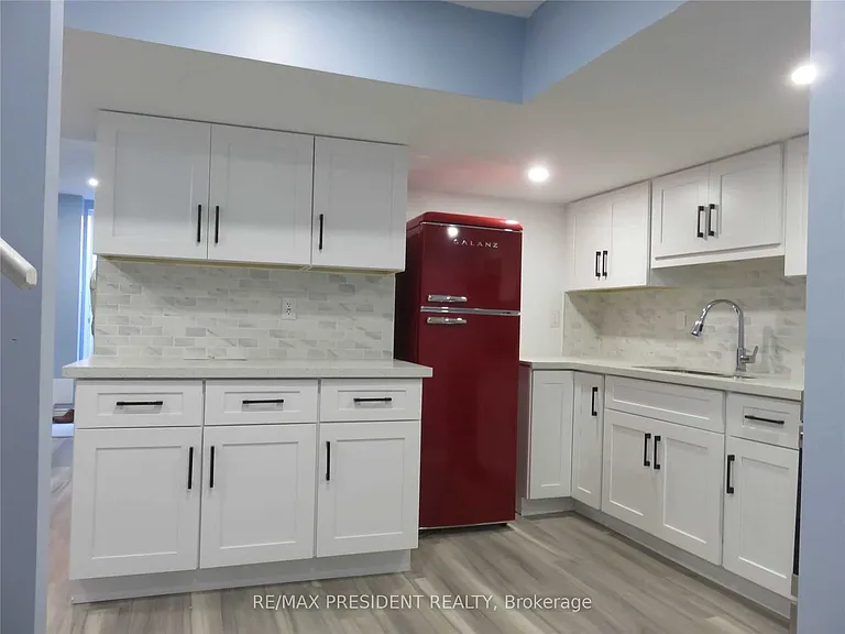 32 Ventura Ave #BASEMENT — Photo 14