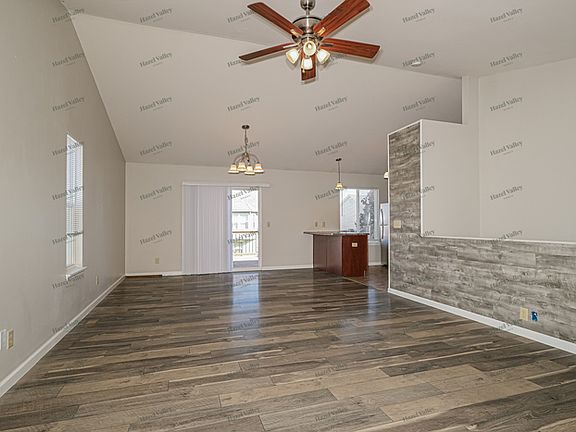 4th image of 423 Stonewater Dr