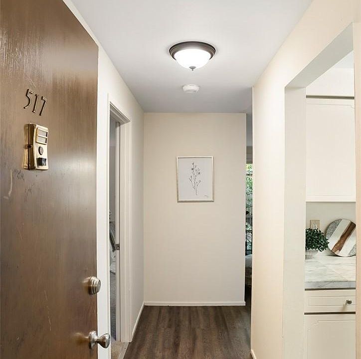 1st image of 11012 NE 68th St APT 517
