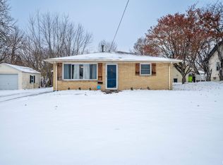 3023 N Golf Dr, Peoria, IL 61604