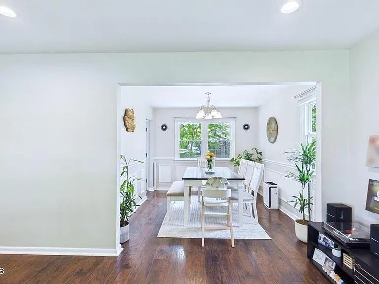 27 Rockland Rd — Photo 19