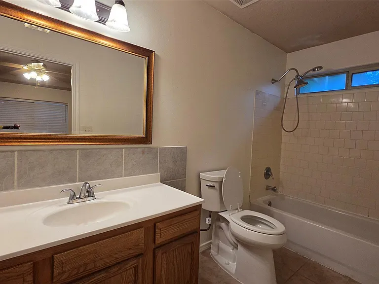10635 Royal Cavins Dr — Photo 11