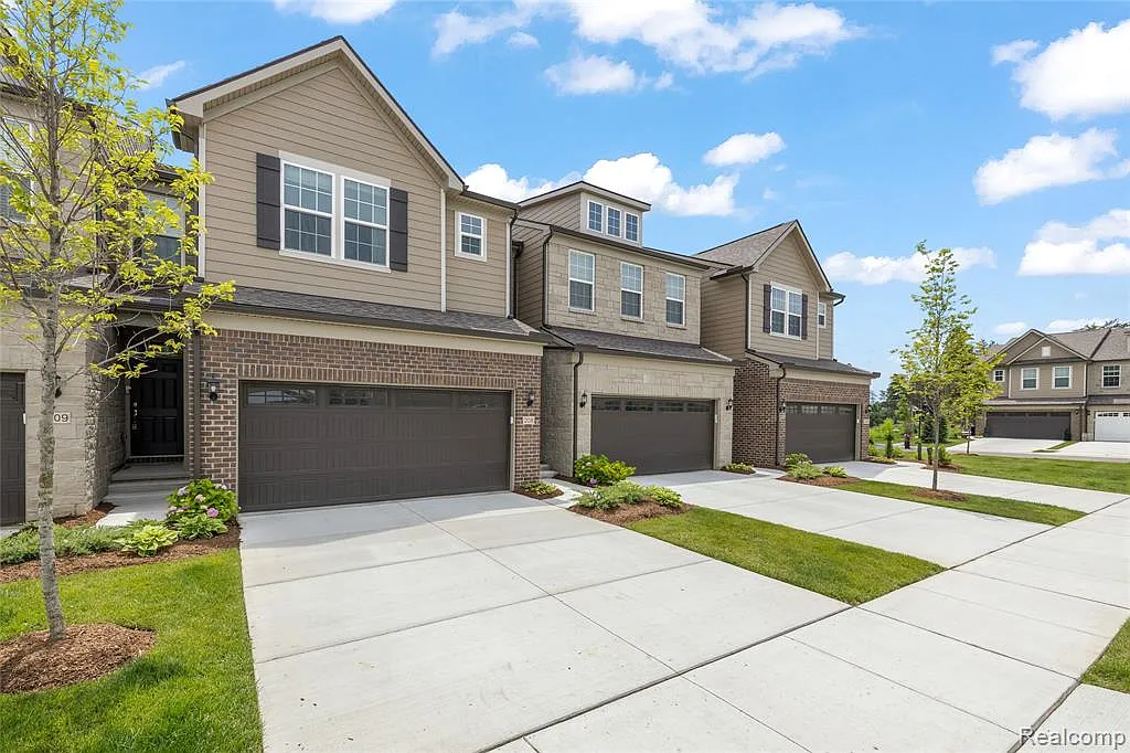 3 bed, 2.5 bath, 2165 sqft, $3,250 — Photo 2