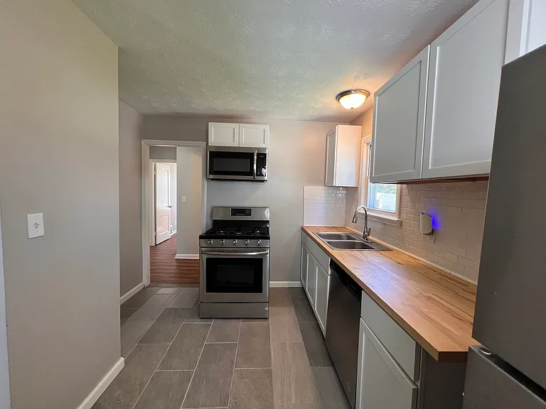 4606 Lincoln Ave — Photo 7