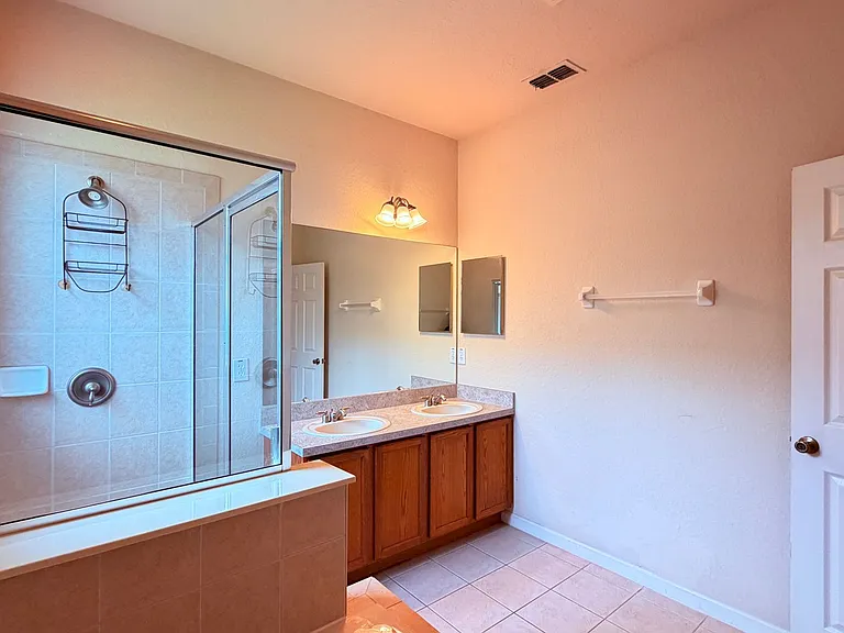 4986 Thames St W — Photo 39