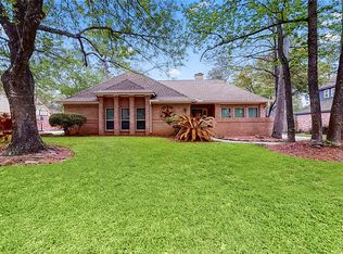 2810 Forest Garden Dr, Kingwood, TX 77345