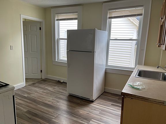 3rd image of 62-66 Walnut St #66-2