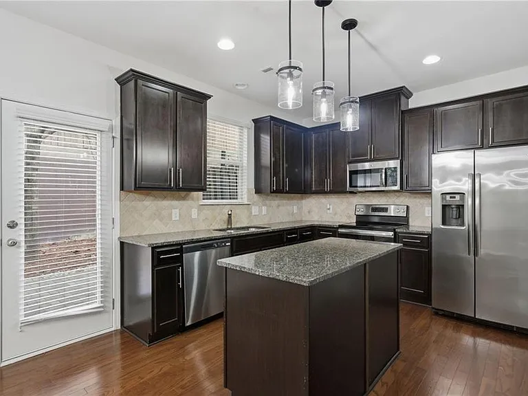 1697 Paxton Dr SW — Photo 11