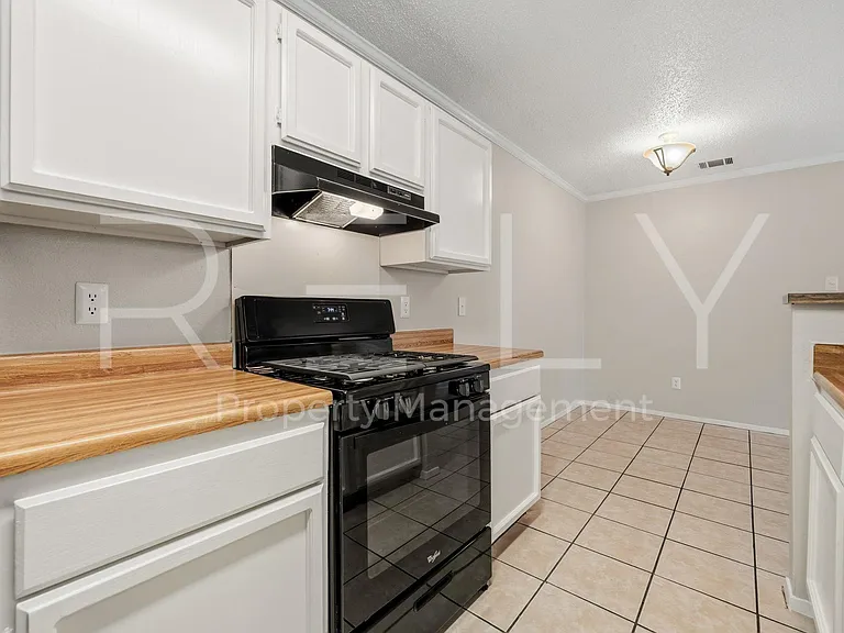 8001 W Gate Blvd #A — Photo 13