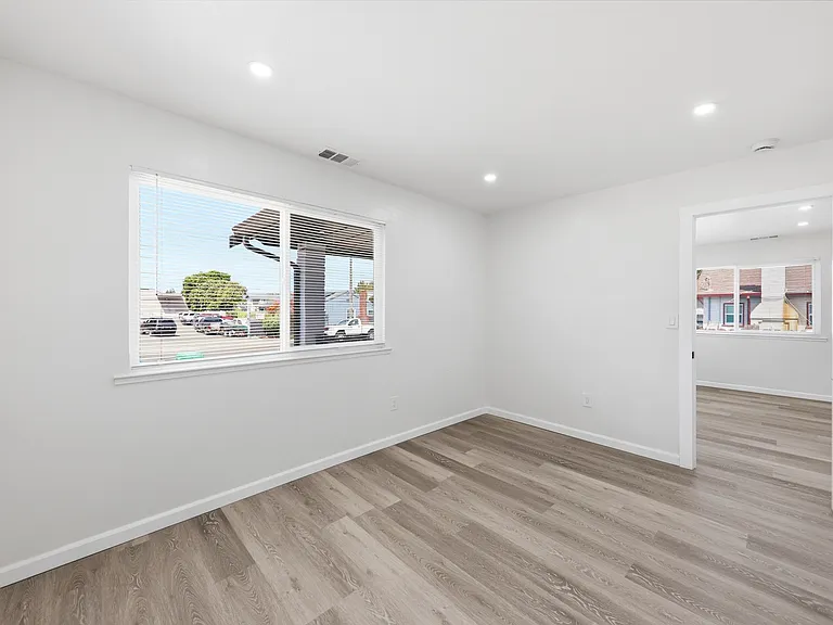 15548 Usher St #1 — Photo 18