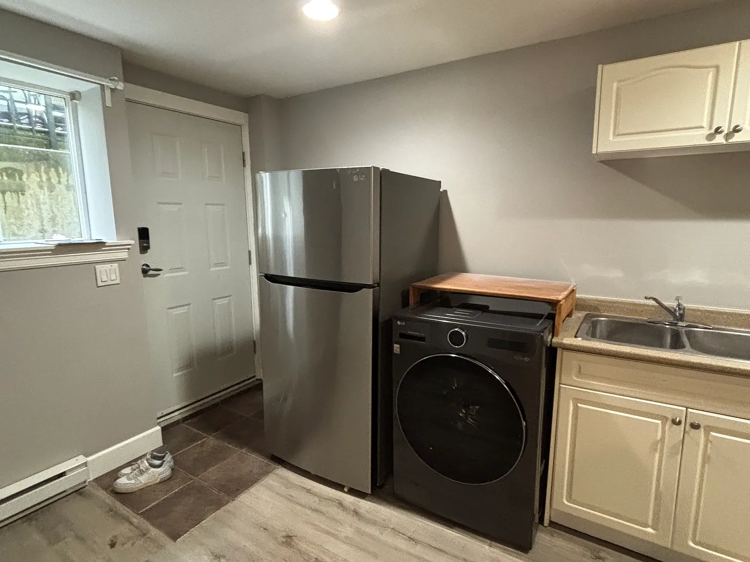 One Bedroom Suite — Photo 2
