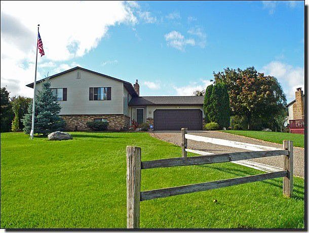 1st image of 4689 Kingsbury Dr