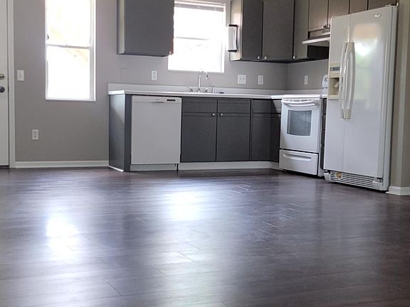2nd image of 615 Trinity Dr Unit 1