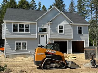 52 Homeward Ave, Uxbridge, MA 01569